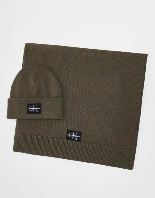 Calvin Klein Jeans - Cadeauset van beanie en sjaal in bruin