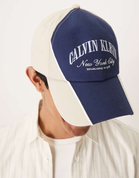 Calvin Klein Jeans - Cappellino blu navy e bianco con grafica - view 1
