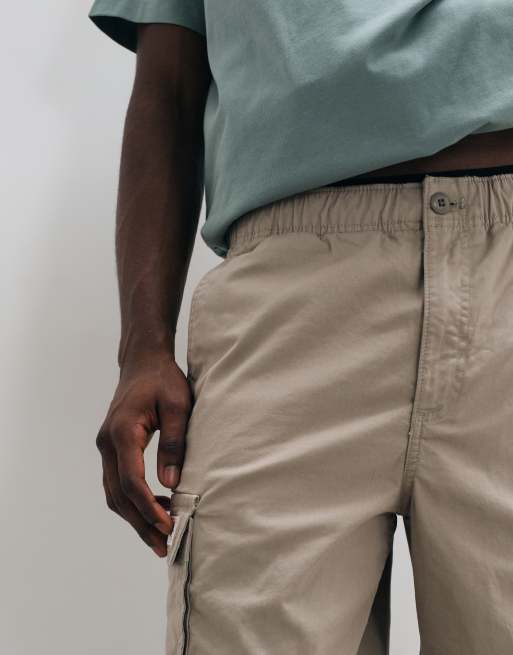 Calvin Klein Jeans – Cargo-Shorts in der Farbe Stein, 3 von 5