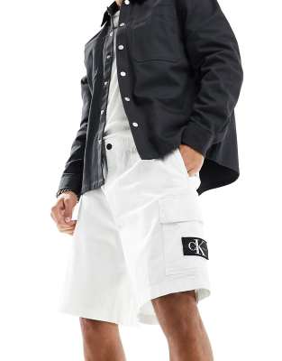  Calvin Klein Jeans cargo shorts in white