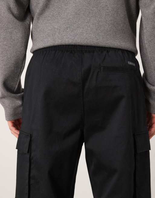 Calvin Klein Jeans – Cargohose mit geradem Schnitt in Schwarz, 5 von 5