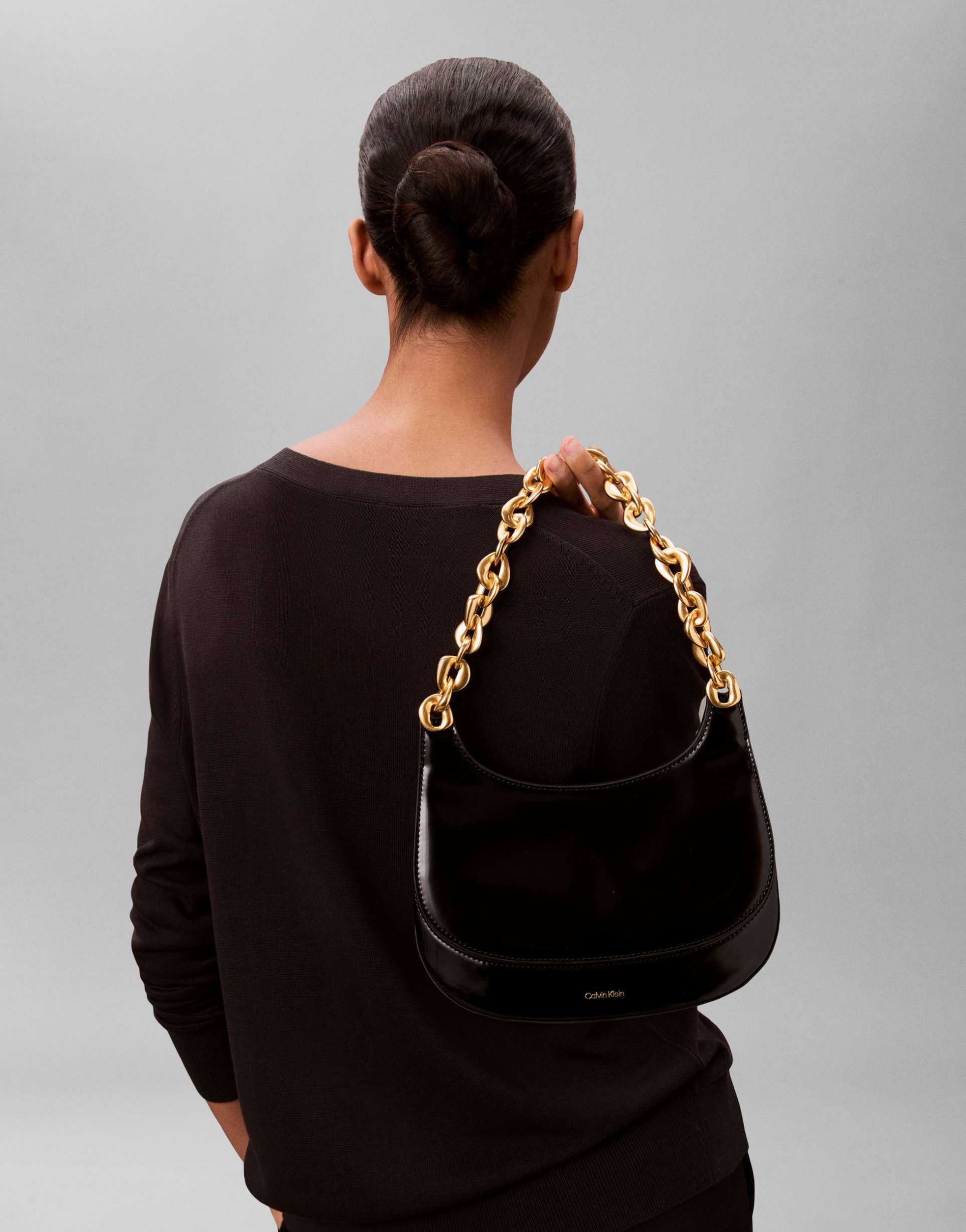 calvin klein jeans chain strap shoulder purse in black