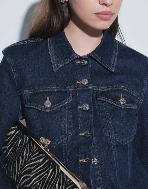 Calvin Klein Jeans chemise trucker en denim structurée classique délavage bleu indigo, 4 de 6