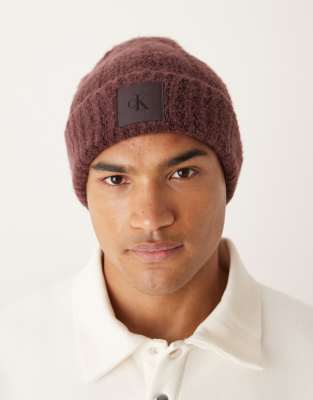 Calvin Klein Jeans Calvin Klein Jeans chunky boucle beanie in burgundy-Red