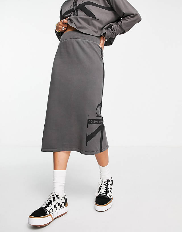 Calvin Klein Jeans - co-ord stripe monologo washed skirt in grey
