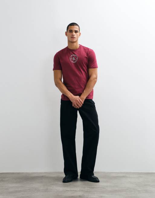Calvin Klein Jeans crest centre graphic t-shirt in burgundy, 4 of 5
