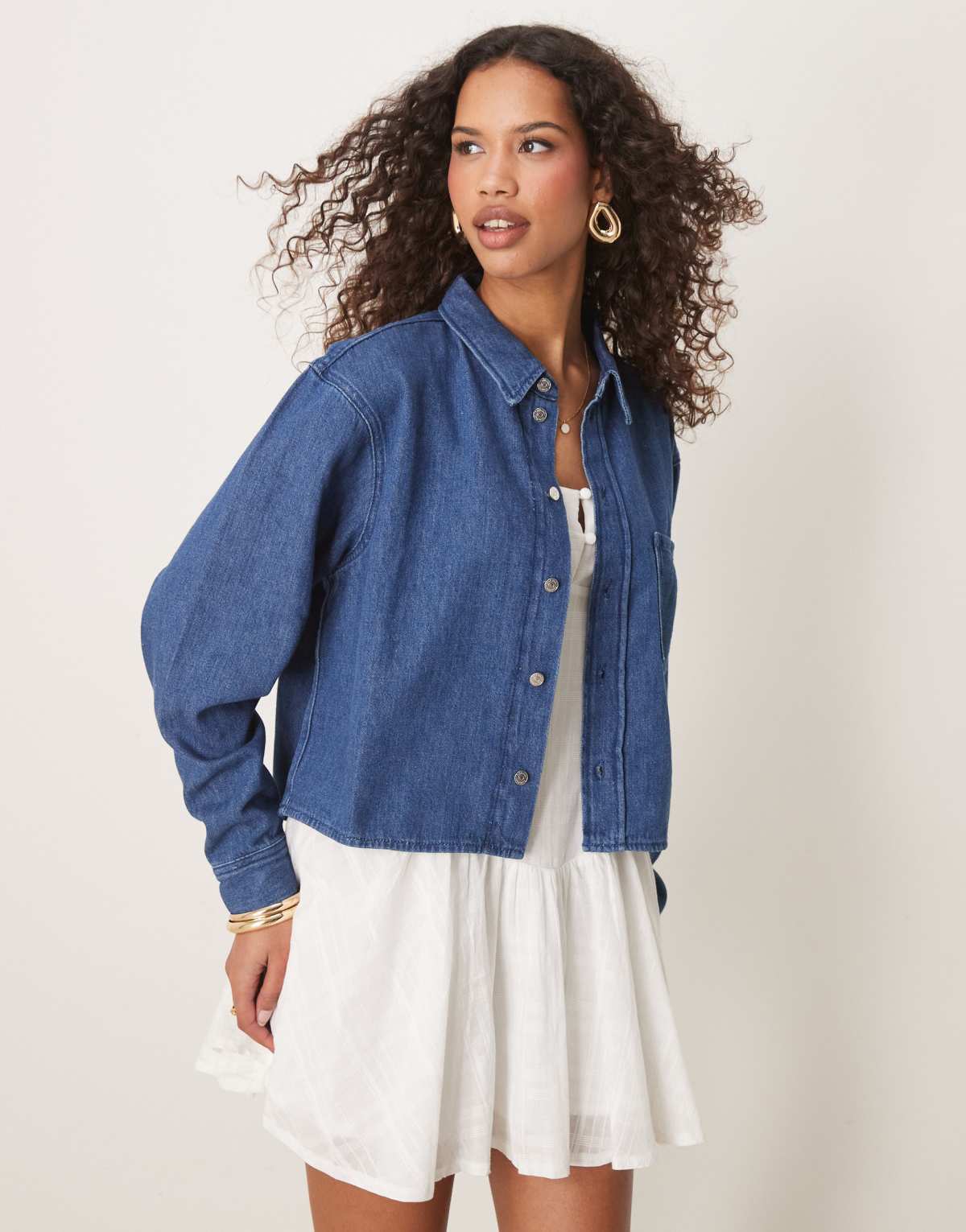 Calvin Klein Jeans Cropped Denim Dad Shirt in Denim Medium