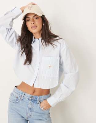 Calvin Klein Jeans - Cropped Hemd in Blau mit gewebtem Etikett