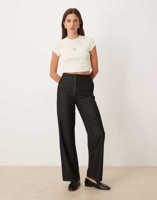 Calvin Klein Jeans – Cropped-T-Shirt in gestreiftem Buttermilchgelb mit Monogramm-Logo , 2 von 4