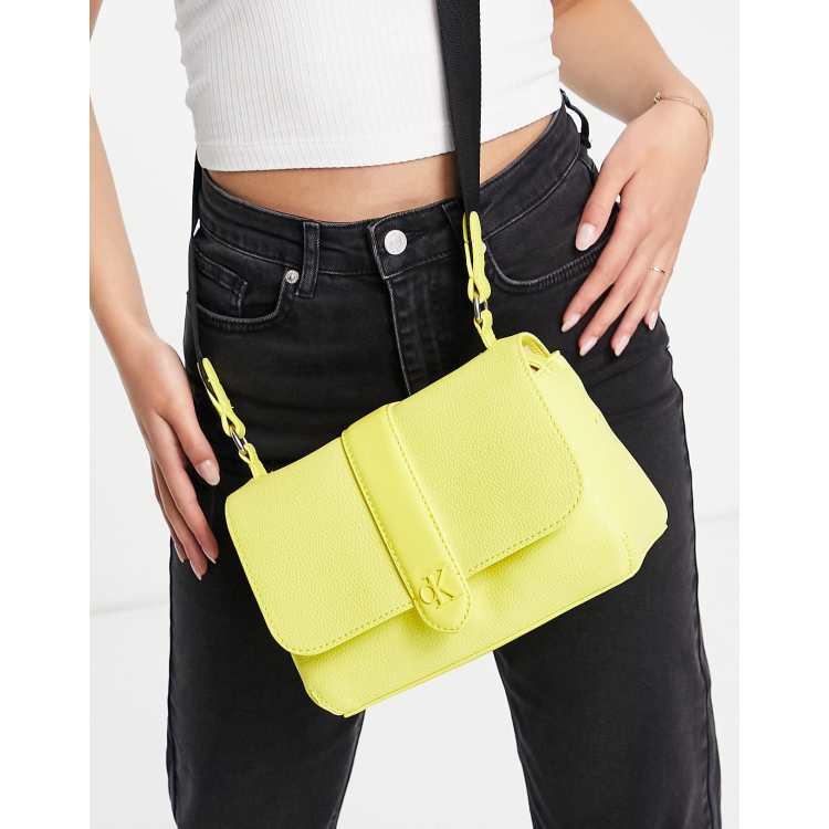 Calvin Klein - Ew Flap Cross body bag