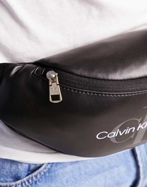 Calvin Klein Jeans – Czarna saszetka z monogramem z logo , 3 z 4