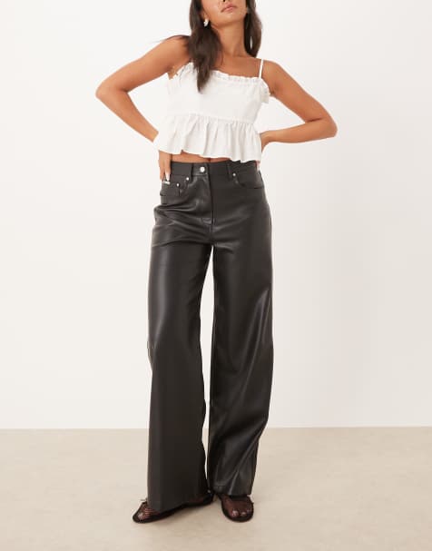 Calvin Klein Jeans – Czarne spodnie o prostym kroju z imitacji skóry - view 1