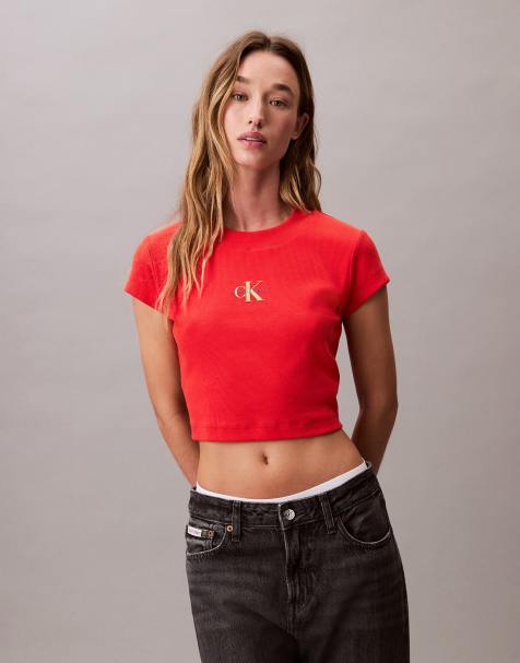 Calvin Klein Jeans – Czerwony, krótki i przylegający T-shirt z monogramem - view 1