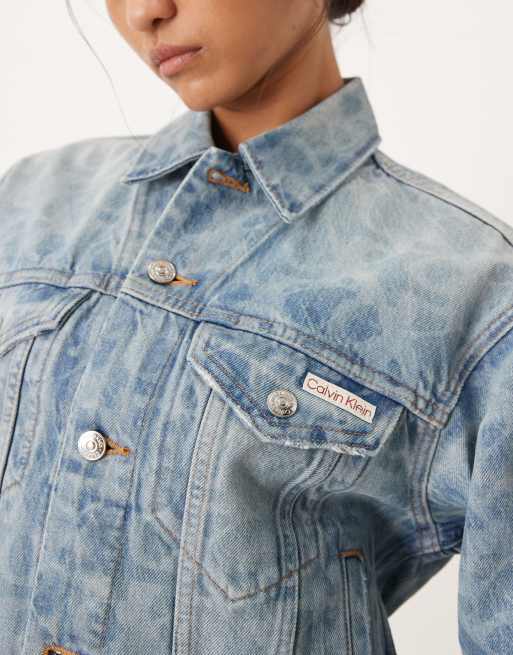 Calvin Klein Jeans - Denim truckerjack met logoprint in lichte wassing blauw , 3 van 4