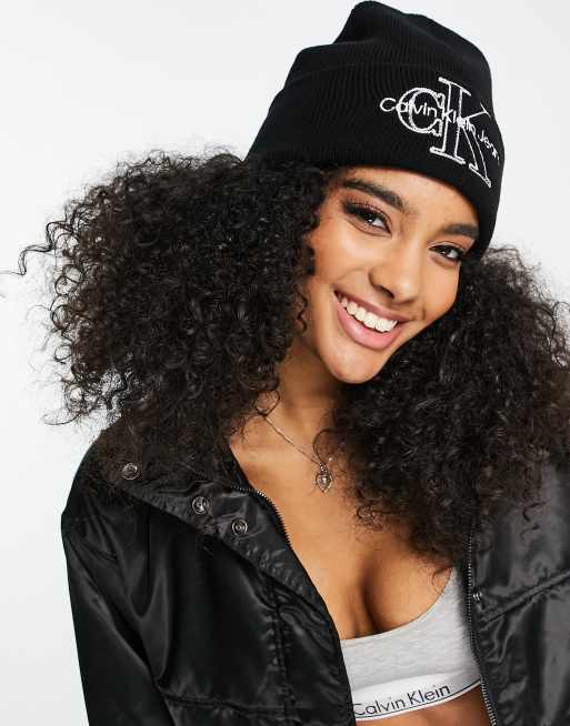 Calvin Klein Jeans embroidered beanie in black