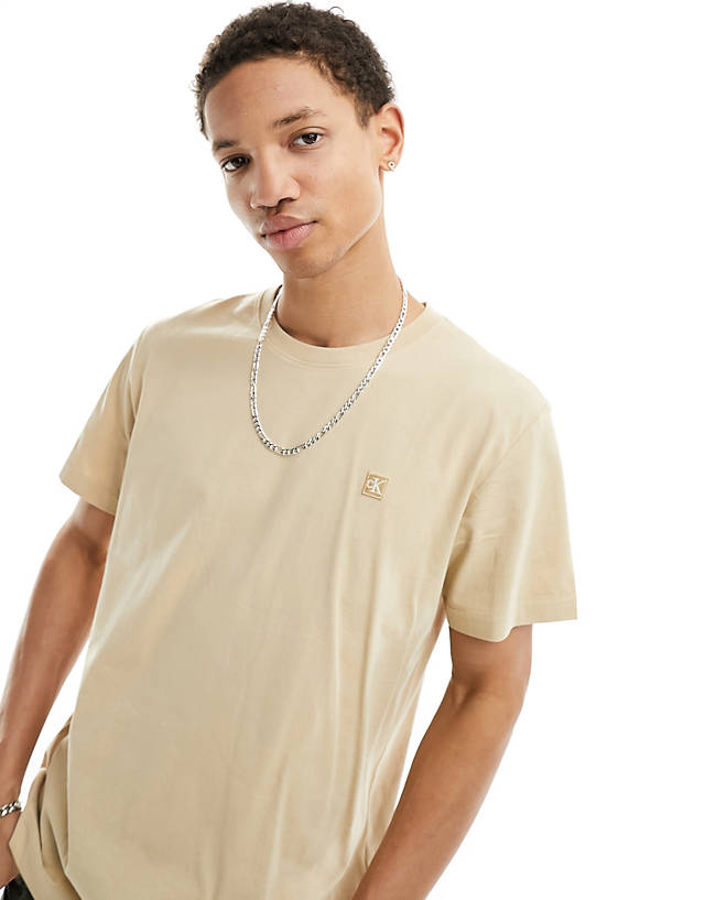Calvin Klein Jeans - embroidery badge t-shirt in sand