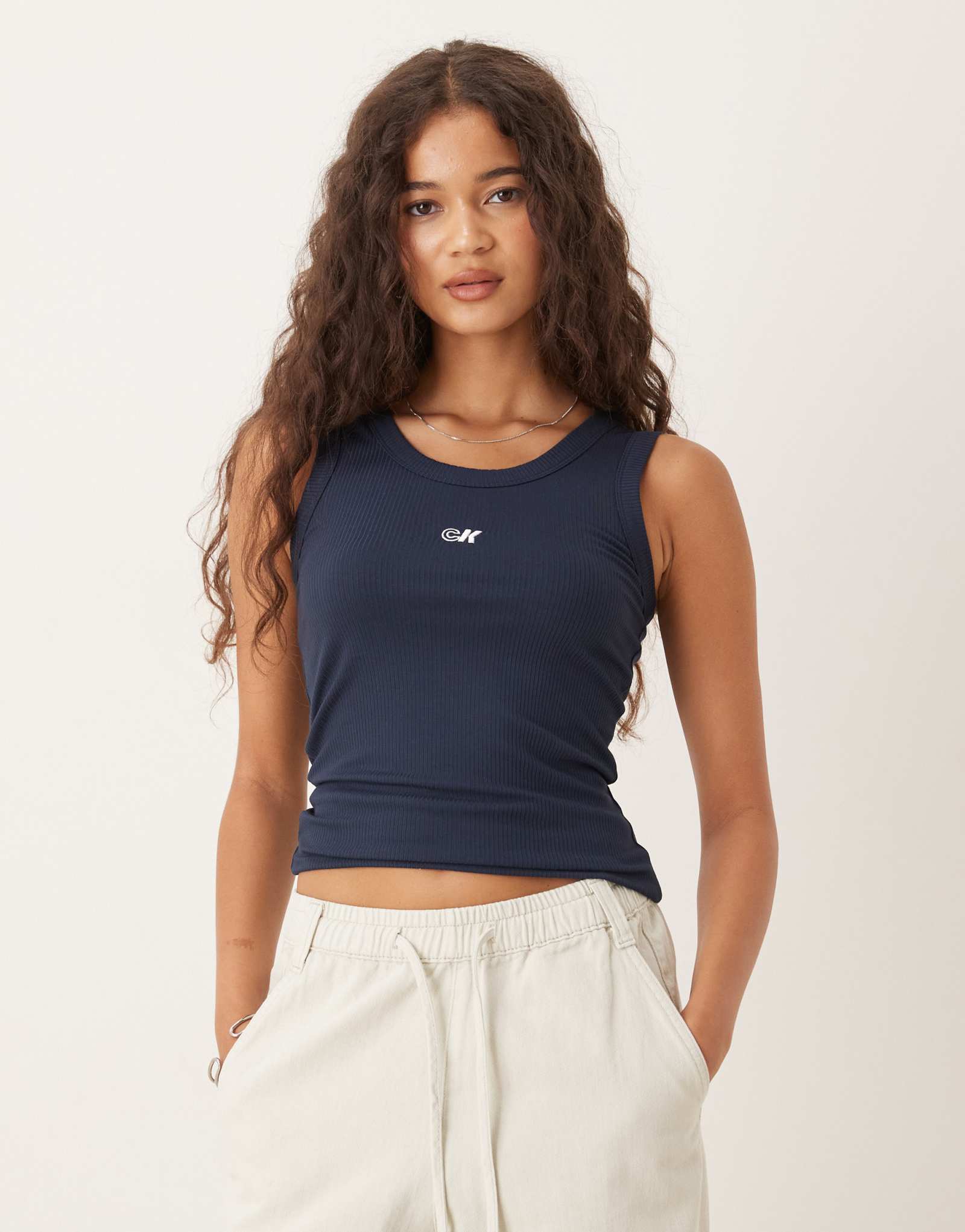 Трикотажная майка в рубчик от Calvin Klein Jeans темно-синего цвета