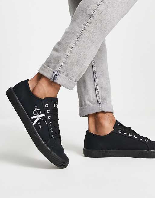 Calvin Klein Jeans – Essential – Vulkanisierte Sneaker in Schwarz