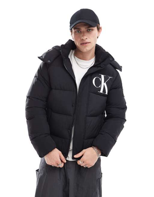 Calvin Klein Jeans Essentials – Czarna kurtka ocieplana