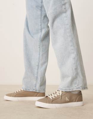 Calvin Klein Jeans - Essentials - Lave og beige sneakers i lærredsstof med hvide detaljer - view 1