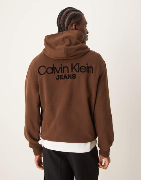 Calvin Klein Jeans - Felpa con cappuccio marrone scuro con stampa del logo sul retro - In esclusiva su ASOS - view 1