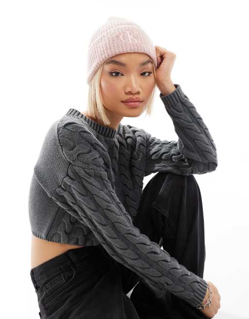 Calvin Klein Jeans - Gebreide muts met borduursel in grijs 