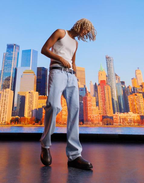 Calvin Klein Jeans – Gerade geschnittene Jeans im 90er-Stil in heller Waschung - view 1
