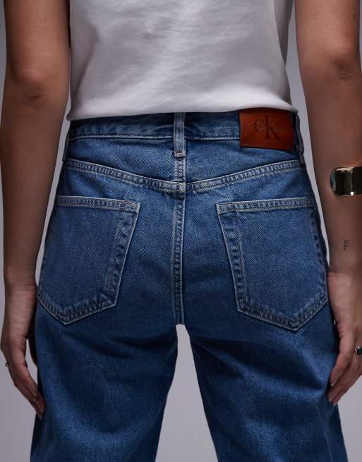 Calvin Klein Jeans – Gerade geschnittene Jeans im 90er-Stil in mittlerer Waschung, 4 von 5