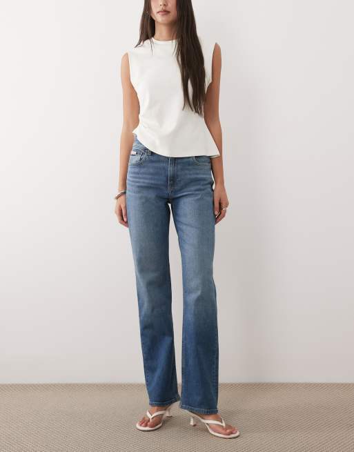Calvin Klein Jeans – Gerade geschnittene Jeans in mittelblauer Vintage-Waschung mit hohem Bund, 1 von 5