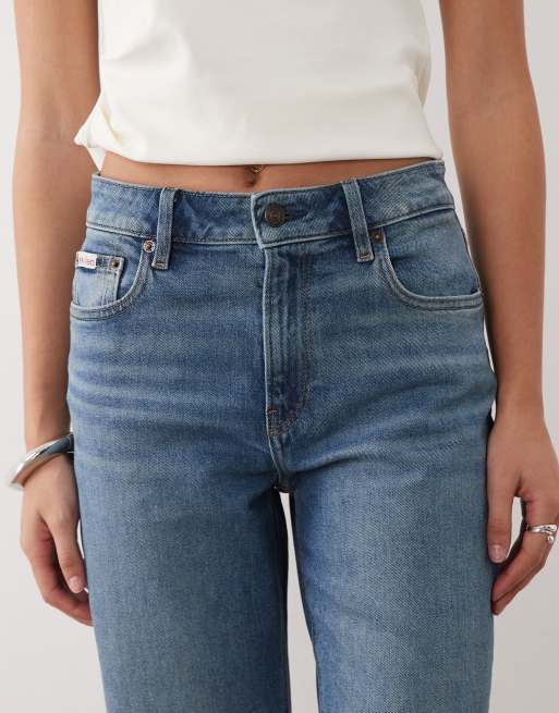 Calvin Klein Jeans – Gerade geschnittene Jeans in mittelblauer Vintage-Waschung mit hohem Bund, 4 von 5