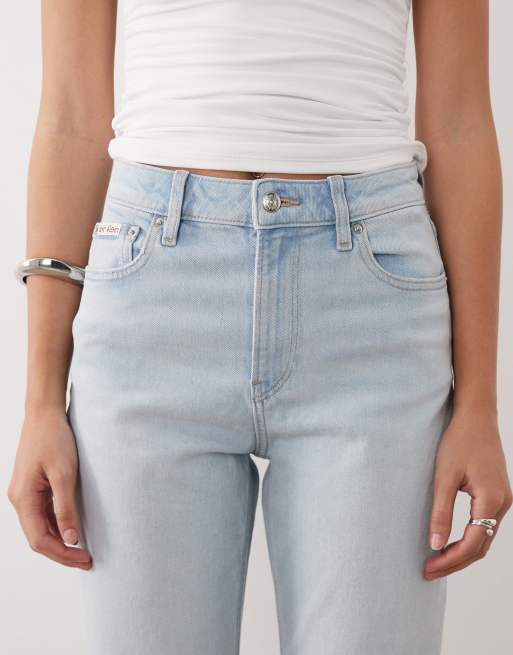 Calvin Klein Jeans – Gerade geschnittene Jeans mit hohem Bund in hellblauer Waschung, 4 von 5
