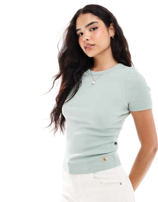 Calvin Klein Jeans – Geripptes T-Shirt aus Baumwolle in verwaschenem Jadeit-Grün