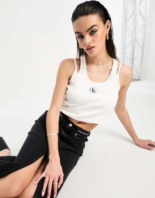 Calvin Klein Jeans - Geripptes, zweilagiges Tanktop in Weiß mit Badge