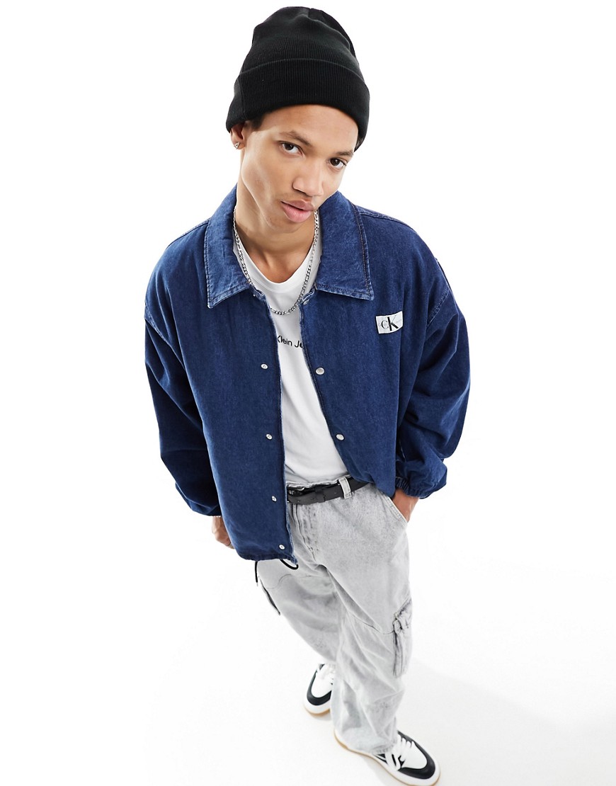 calvin klein jeans - giacca di jeans lavaggio scuro stile skater con etichetta del logo-blu navy