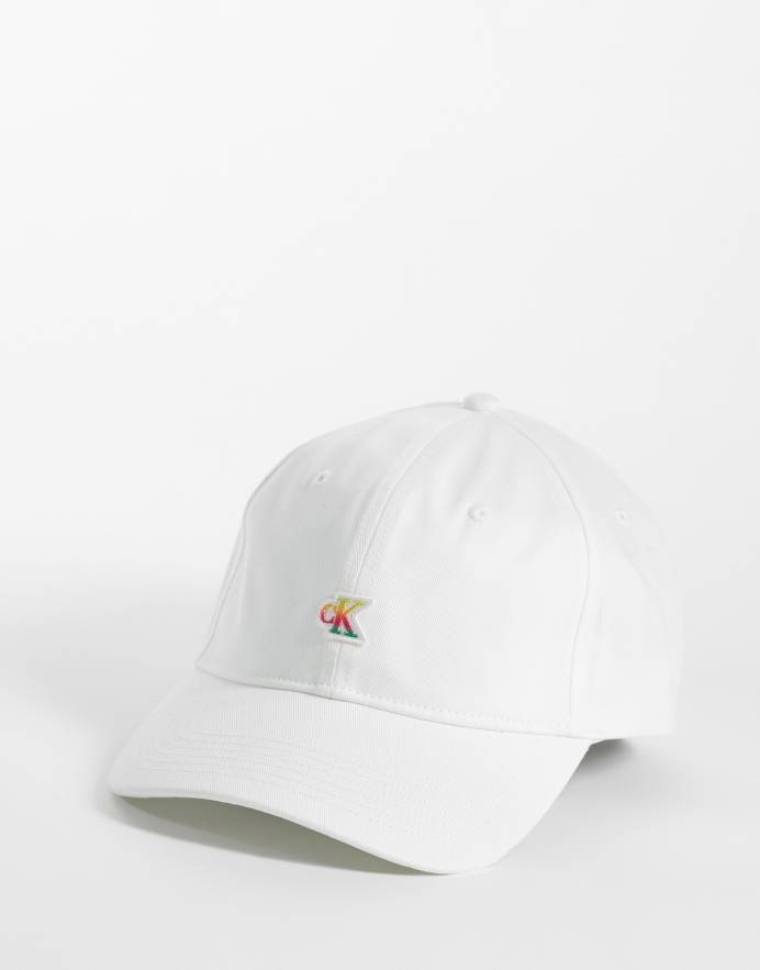 Calvin Klein Jeans gorra Pride con logo arcoíris en blanco