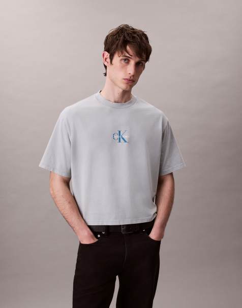 Calvin Klein Jeans - Grå oversized T-shirt med monogramlogo i firkantet pasform - view 1