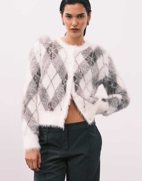 Calvin Klein Jeans – Gräddvit, fluffig tröja med argylemönster och monogramlogga - view 1