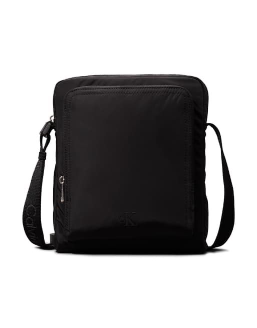 Calvin Klein Jeans – Große Reportertasche in Schwarz