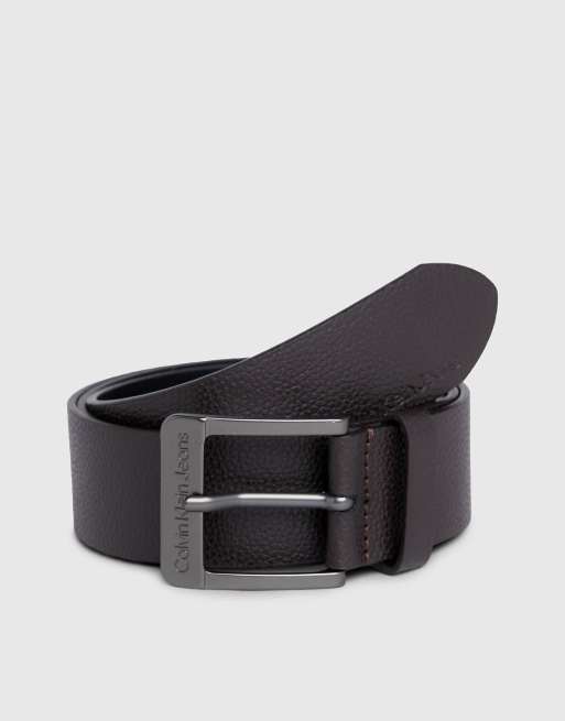 Calvin Klein Jeans – Gürtel aus Leder in dunklem Braun/Stahlgrau