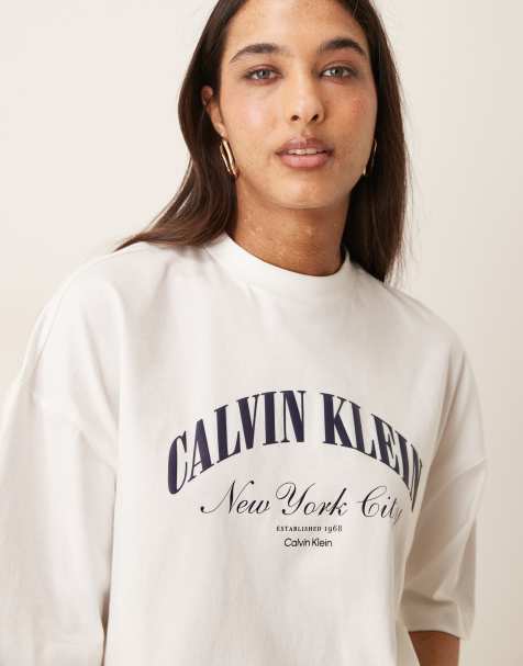 Calvin Klein Jeans – Heritage – T-Shirt in Weiß mit kurzem, kastigem Schnitt und Logo - view 1