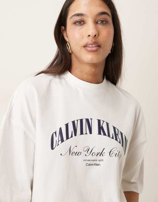 Calvin Klein Jeans – Heritage – T-Shirt in Weiß mit kurzem, kastigem Schnitt und Logo, 3 von 5