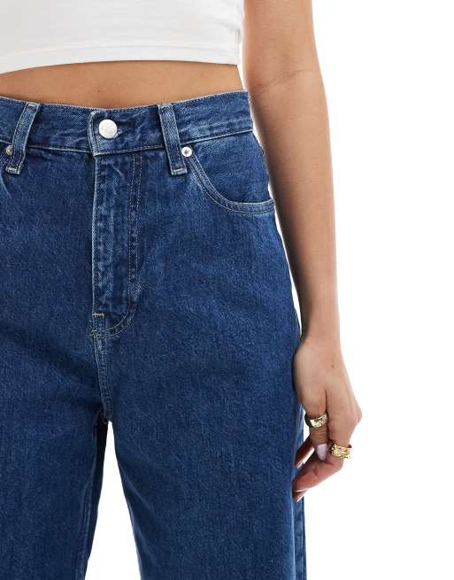 Calvin Klein Jeans high rise relaxed jeans in mid wash, 2 of 5