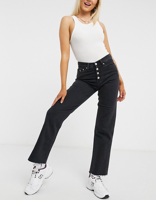 Calvin Klein Jeans High Rise Straight leg in Black