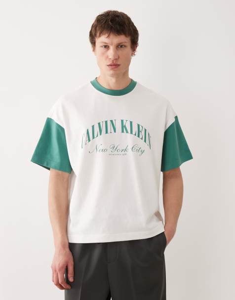Calvin Klein Jeans – Hochwertiges, kastiges Relaxed-Fit-T-Shirt aus schwerem Stoff in Weiß und Grün mit Oversize-Passform - view 1