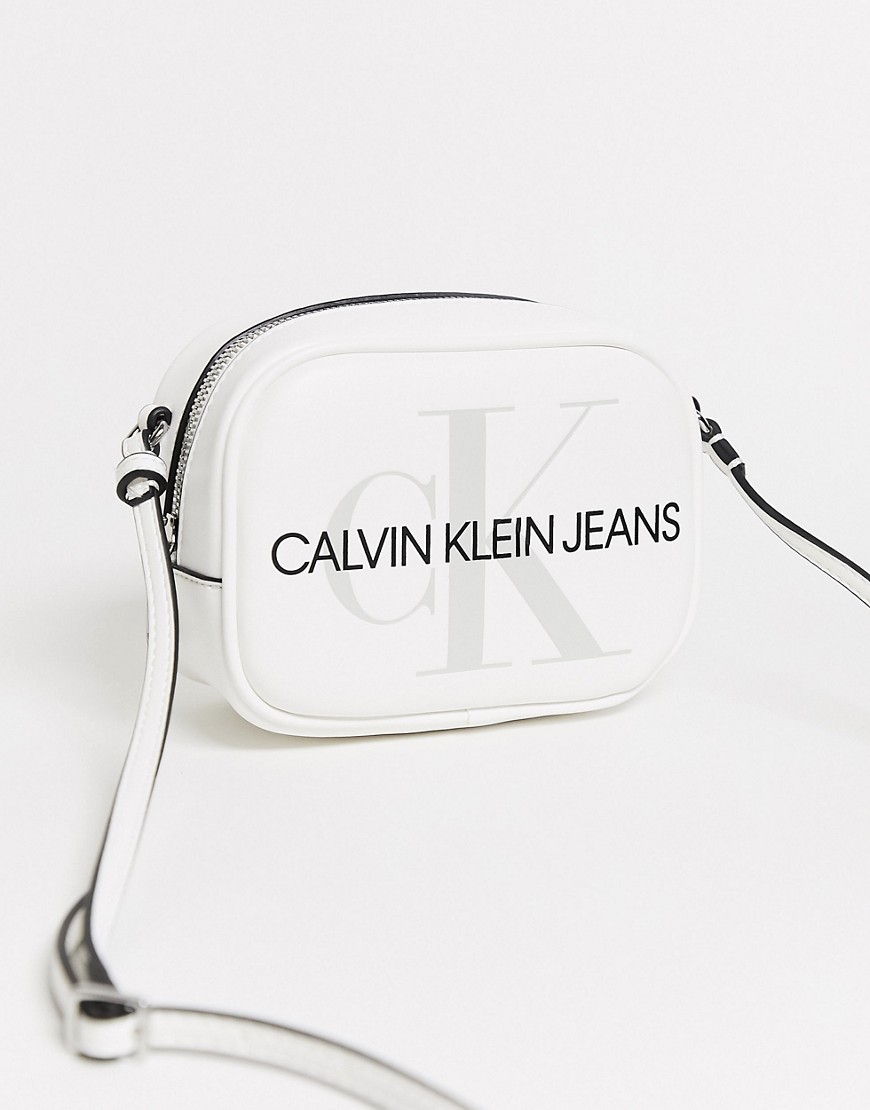 Calvin Klein Jeans - Hvid crossbody-kamerataske med reissue-logo