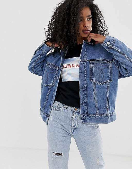 كومبر
 جبان
 استياء
 غير منفذة
 حملة صليبية
  Calvin Klein Jeans – iconic – jeansjacka | ASOS