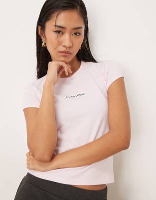 Calvin Klein Jeans - Institutional - Knapp geschnittenes T-Shirt in Rosa
