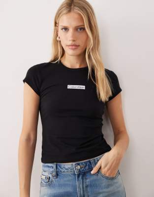 Calvin Klein Jeans - Institutional - Knapp geschnittenes T-Shirt in Schwarz