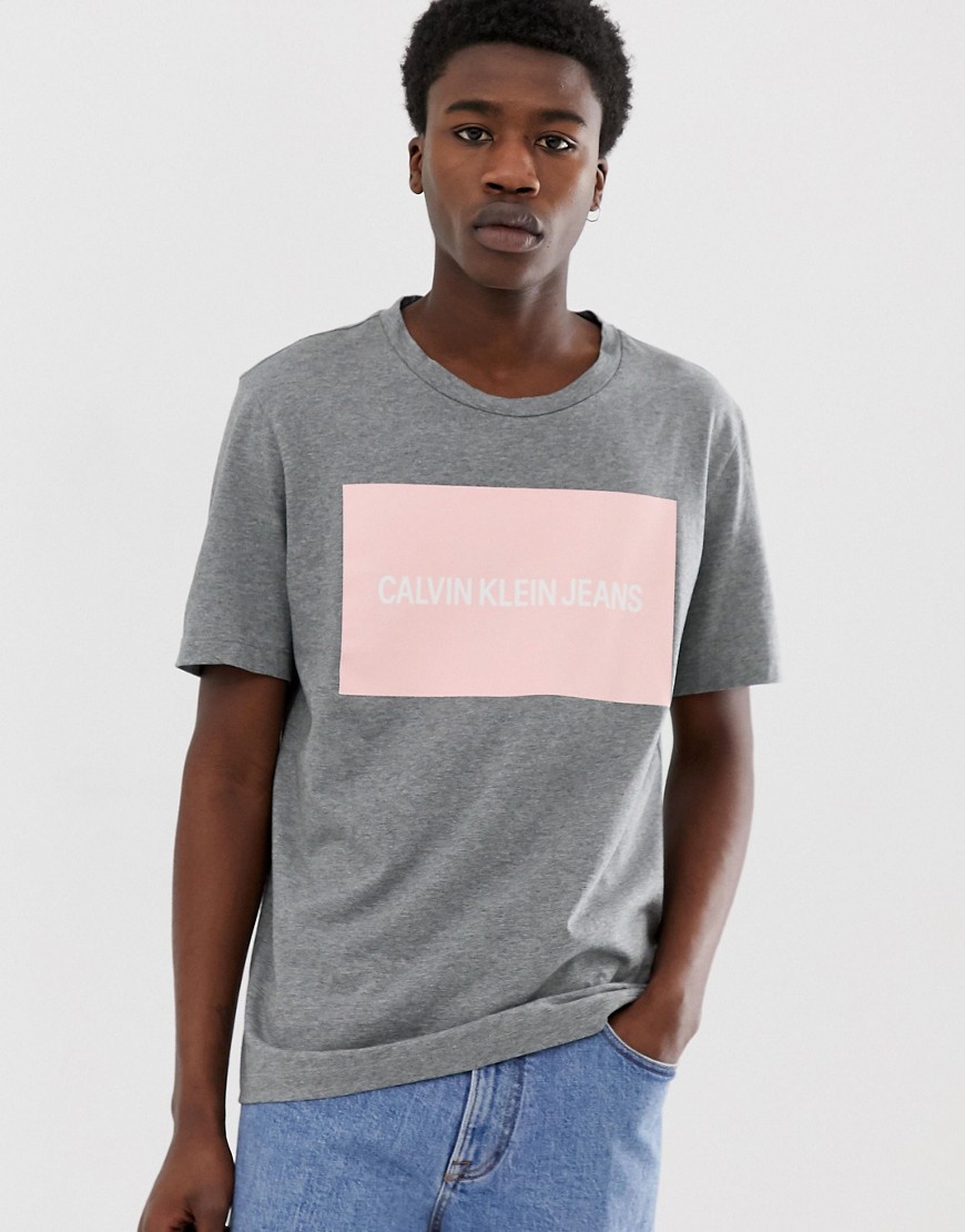 Calvin Klein Jeans - Institutional - T-shirt met logo in gemêleerd grijs/roze