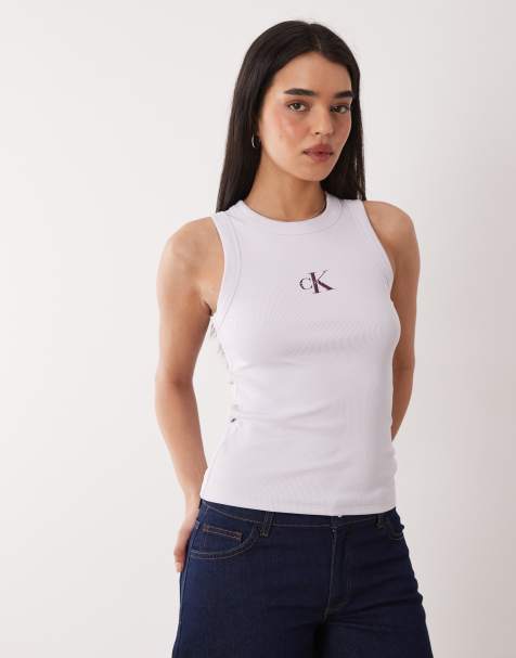Calvin Klein Jeans – Jagodowy dopasowany prążkowany top bez rękawów z logo z monogramem - view 1